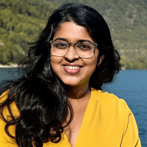 Professional headshot of Freia Lobo